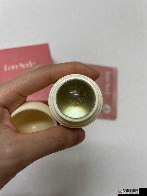 国精产品一二二线精华液：肌肤焕亮的秘密武器