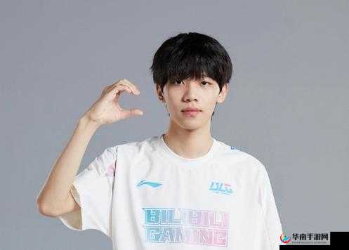 BLG 战队成员：Bin、Wei、FoFo、Elk、Crisp