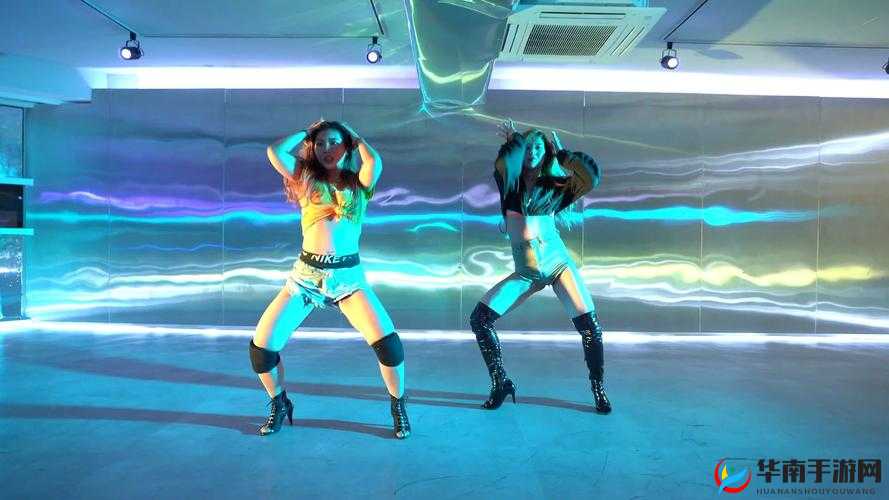 一个欧美的 MV 是跳舞的形式：超燃舞蹈盛宴