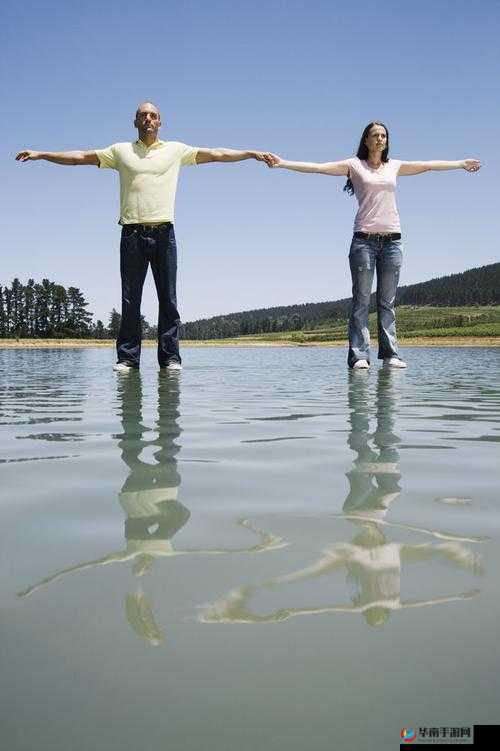 男女在一起愁愁愁视频素材全完：爱与忧的交织