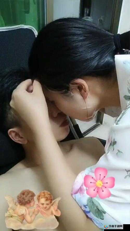 上面一边亲下一边面膜是什么意思：你知道吗
