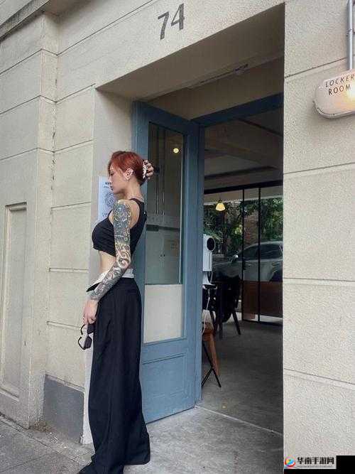 罕见女生稀有蝴蝶臂：独特魅力引人瞩目