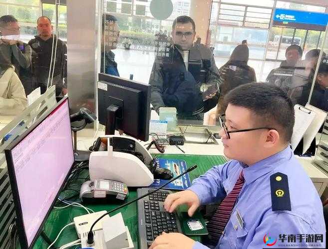 售票员 B：用心服务每一位乘客