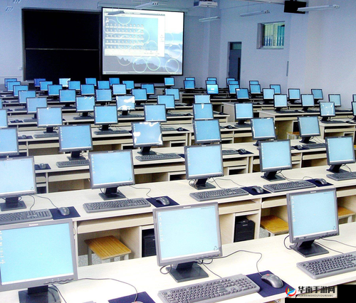 学校教室里可以插自己电脑吗：相关规定探讨