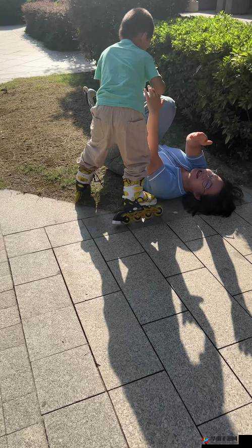 差差差不多视频 30 分钟轮滑游戏：趣味体验