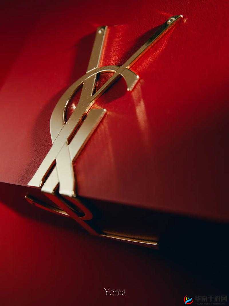 ysl 鐑闂ㄨ湝妗冭壊浼犲：华丽与高贵的完美结合