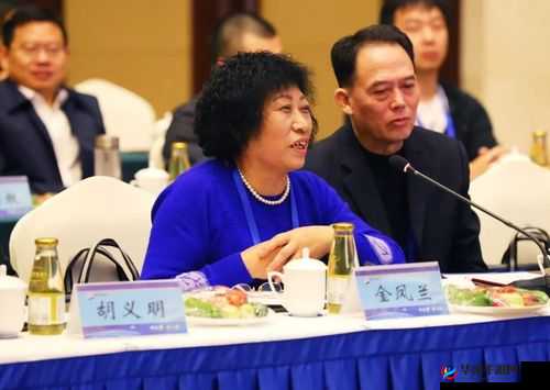 东北大通炕金凤原文及翻译：东北的大通炕与名叫金凤的人