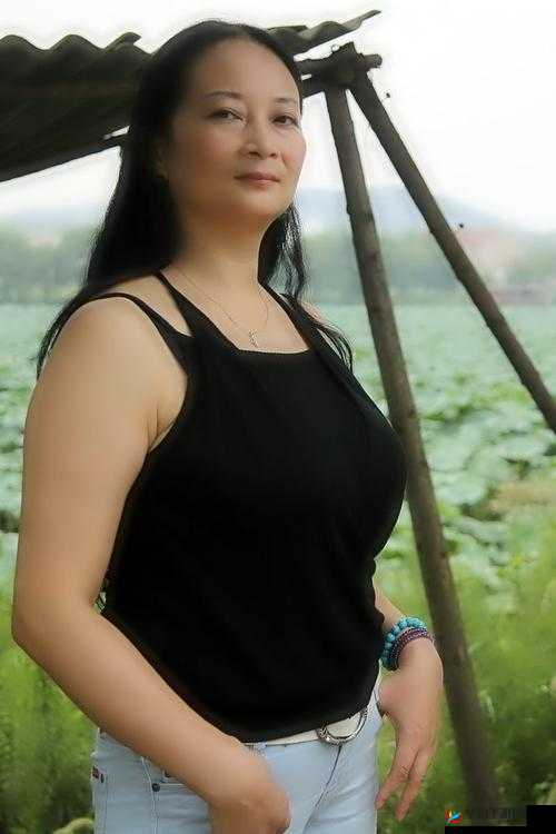 OUTRAPAY 中老年熟女：魅力无限的时光佳人