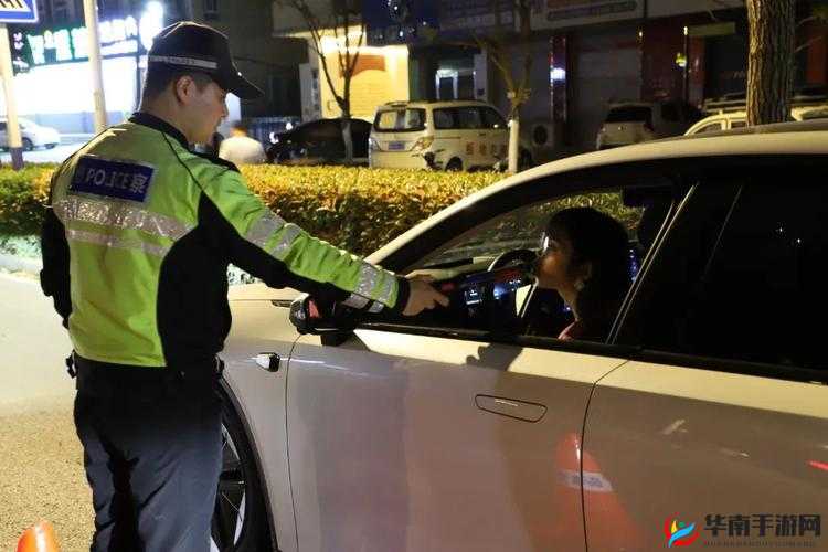 交警用小 xué 查酒驾：守护交通安全的重要举措