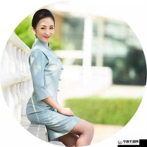 空姐的喘息：云端之上的紧张瞬间