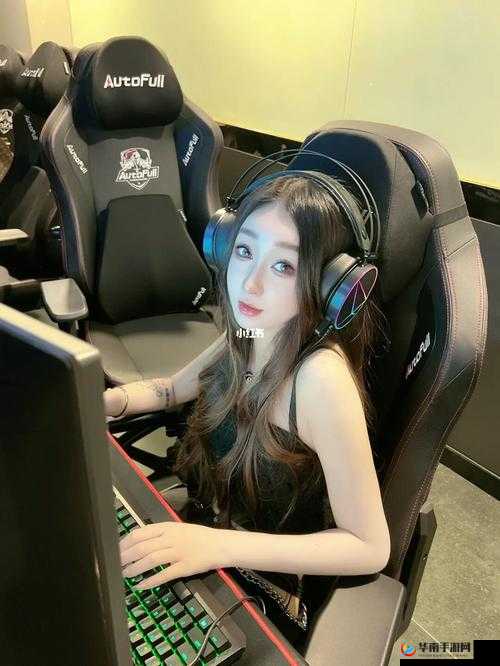 暴躁少女玩 CSGO 被队友气死