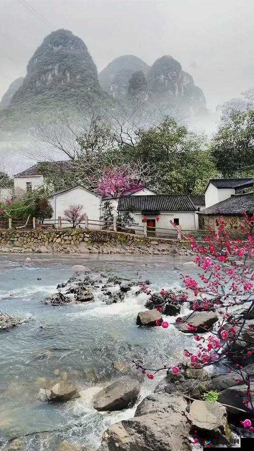 桃花洞口溪水潺潺的乡村风情