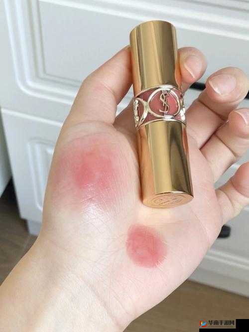 YSL 水蜜桃满十八岁：一场青春的盛宴