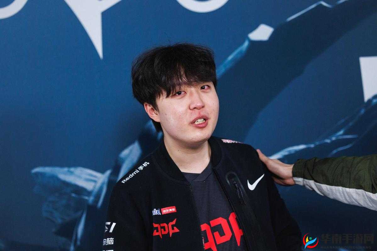 JDG 败者群访中 Kanavi 的表现与回应