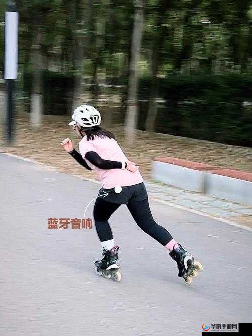男生女生一起差差差差轮滑鞋免费：畅享轮滑乐趣的青春时光