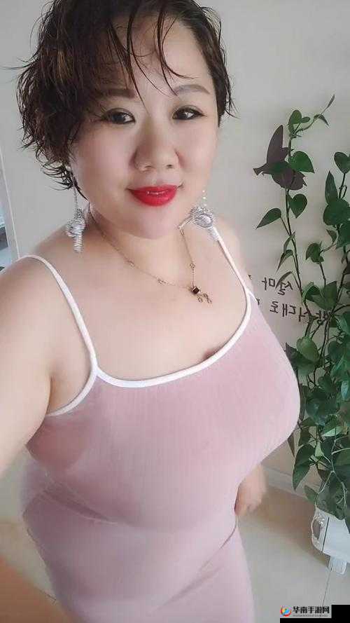 丰满熟女妇那极具魅力的大㞑屁 BBBBB 之独特呈现