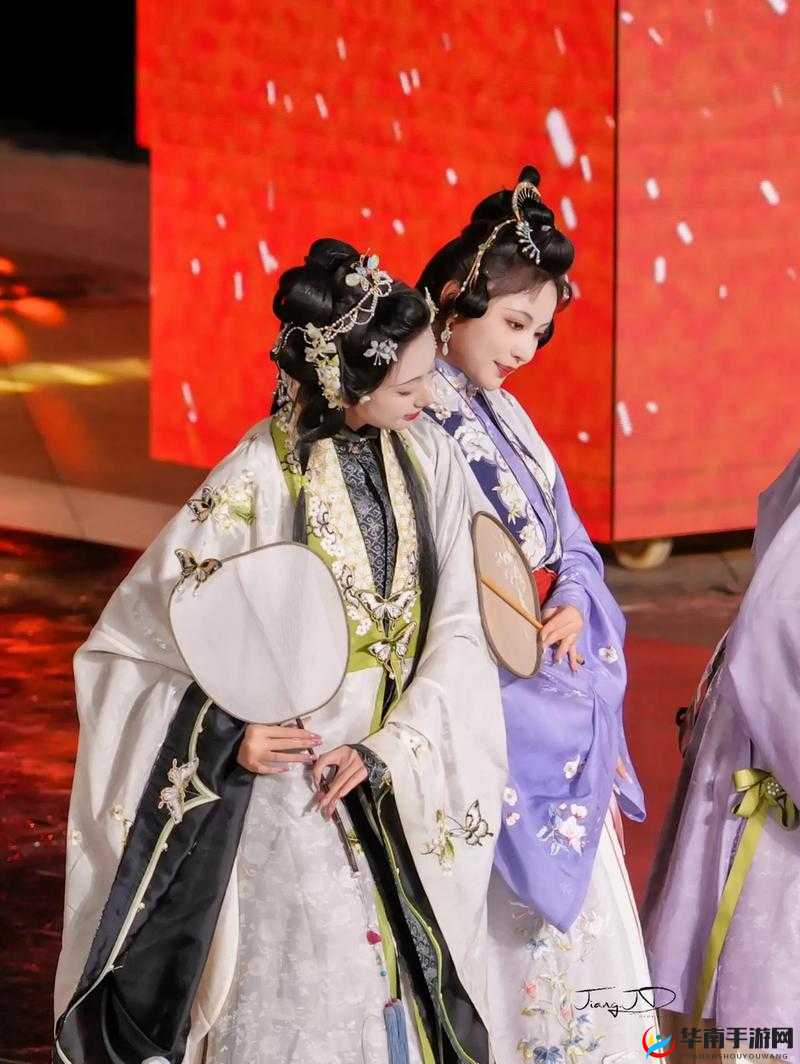 汉服之韵，梦回江湖，深入探索一梦江湖与瞳莞汉服联动的传统文化魅力之旅
