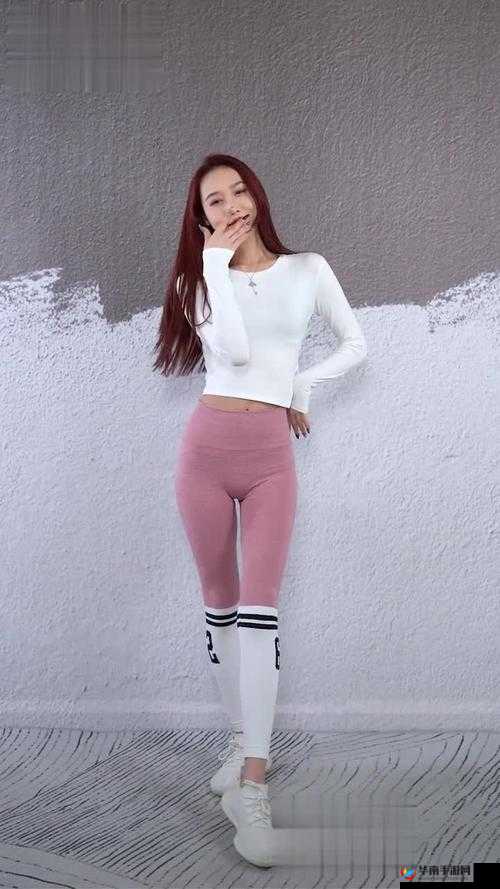 女人丰满的多毛大阴唇：探索私密之美