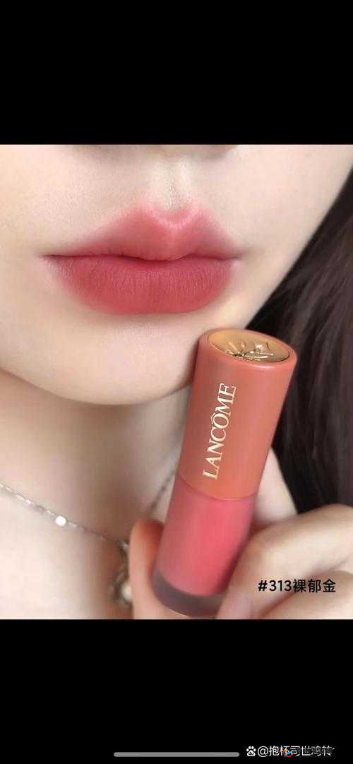 YSL 蜜桃色 1114：打造迷人妆容的必备唇色选择