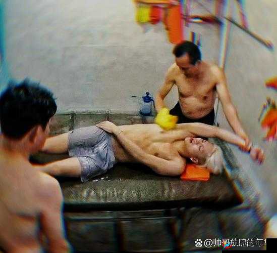 国产男搓澡工性：一群默默奉献的劳动者的故事