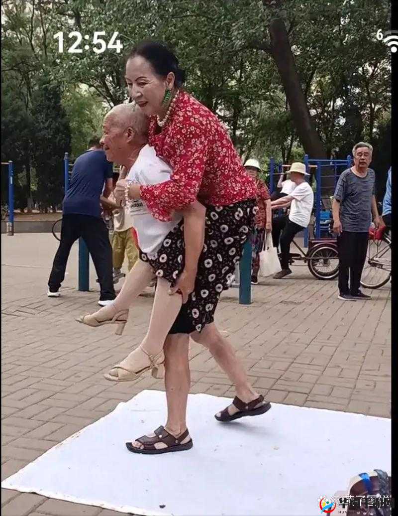 擦老太 BBB 擦 BBB 擦 BBB 擦：独特的奇妙场景呈现