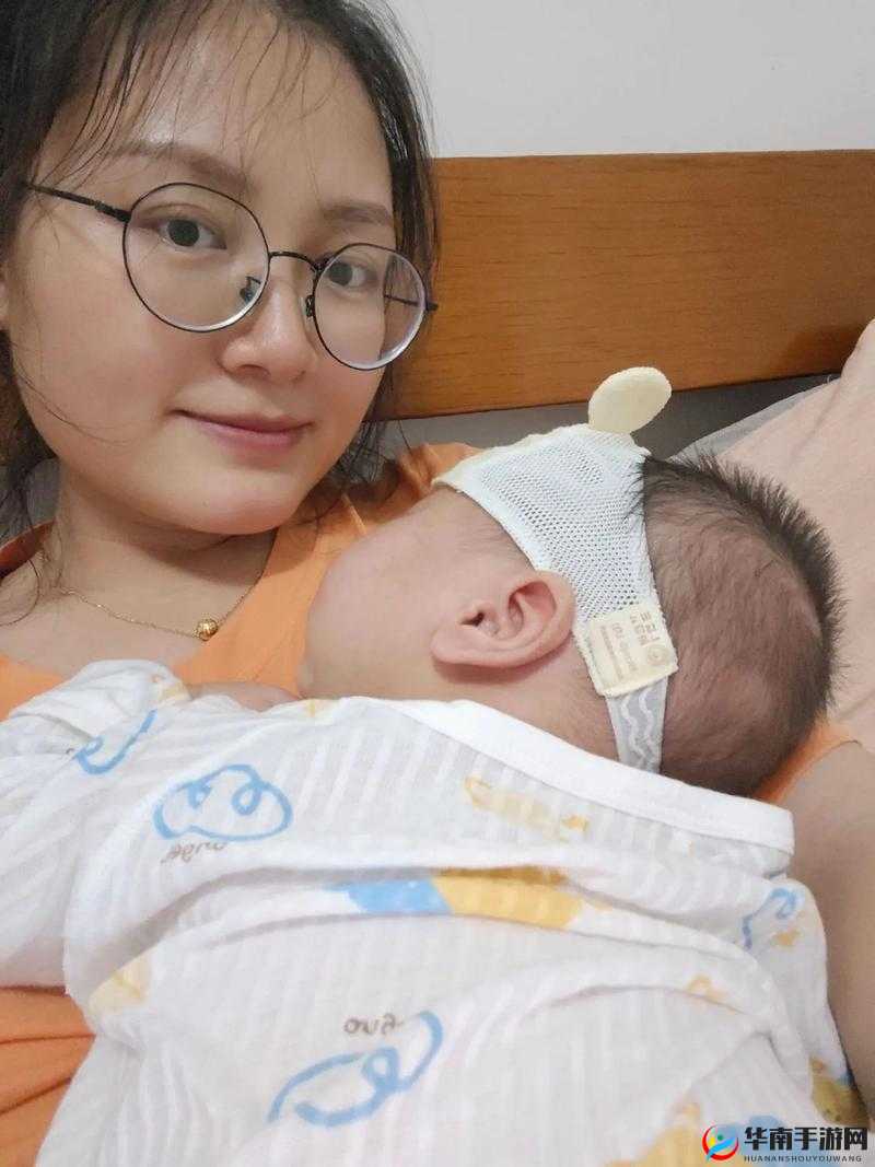 从后面抱著妈妈突然脸一红，这种行为正常吗？