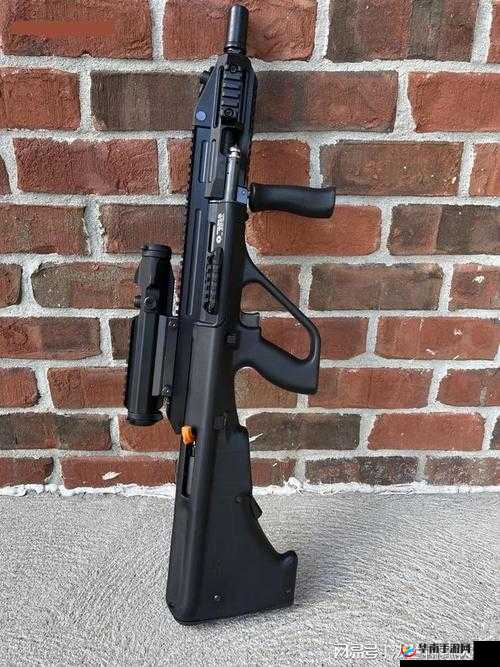 AUG突击步枪如何在荒野行动中精准制敌，成为战场霸主？