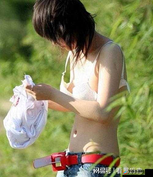 张筱雨粉嫩啪啪人体艺术写真集